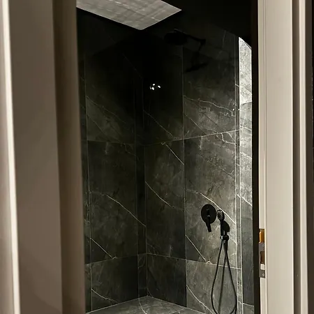 Mazzo Luxury 모넴바시아